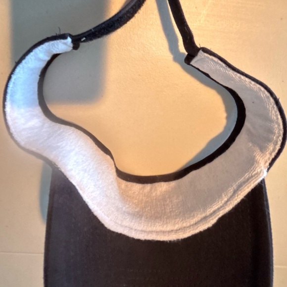 Lyn Dorf | ladies Nurse adjustable embellished sunvisor. - Picture 9 of 10